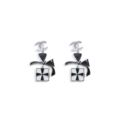 CHANEL CHRISTMAS EDITION METAL EARRINGS IN BLACK 